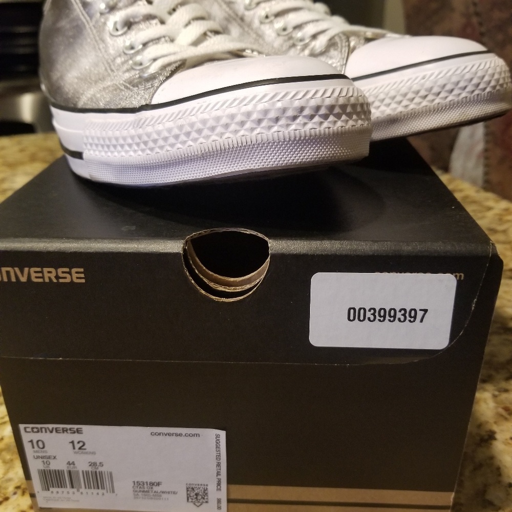 Converse shoes - Picture 2 of 5